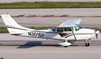  Cessna 182E (c) Bruce Leibowitz